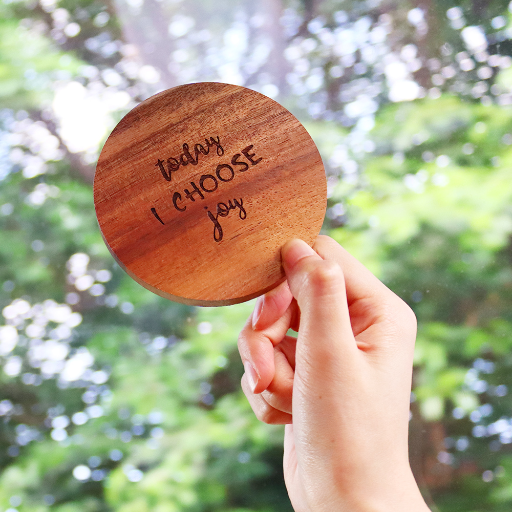 激光實(shí)木杯墊套裝帶收納架